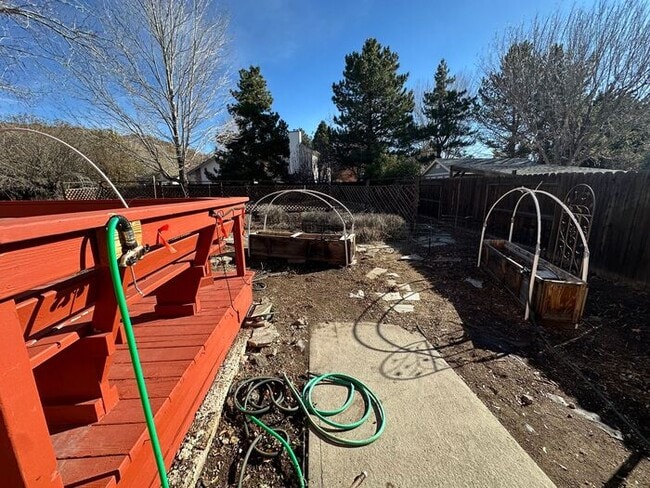 Building Photo - 285 Lemming Dr