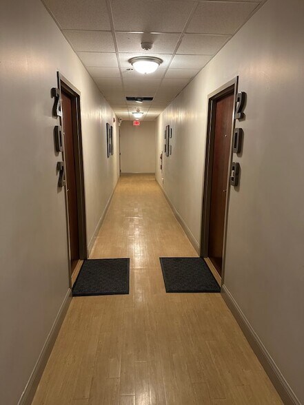 Building Photo - 1032 N Washington Ave