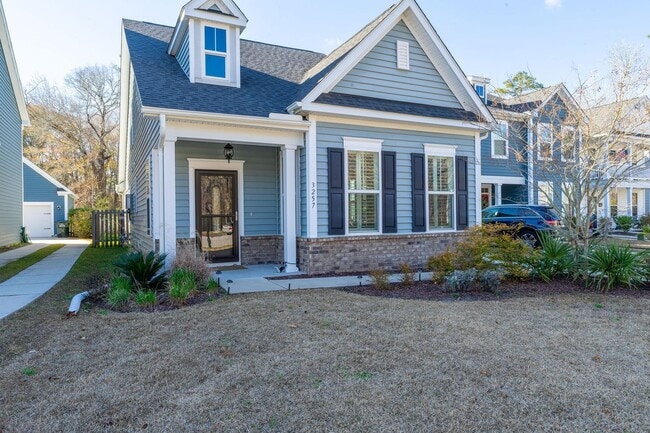 Building Photo - 3 Bedroom 2.5 Bath House in Boltons Landin...