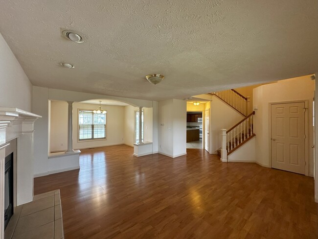 Building Photo - 3922 Wildflower Dr