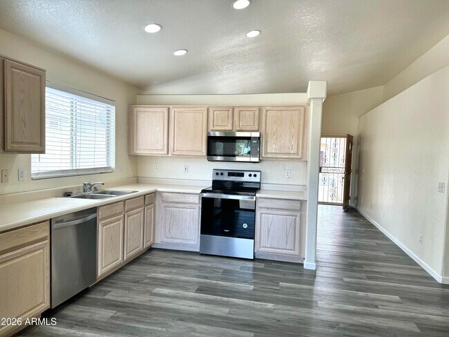 Building Photo - 2380 E Derringer Way