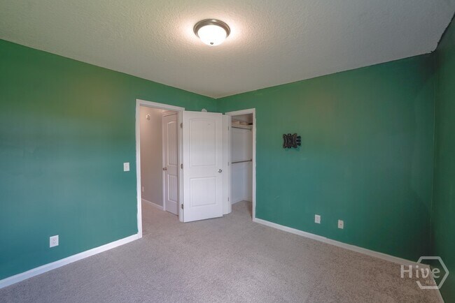 Building Photo - 24 Daylily Ct