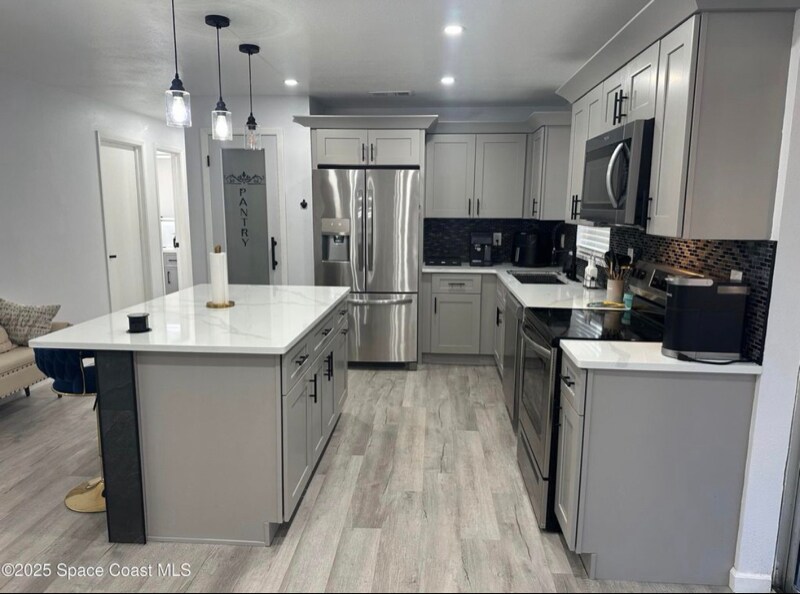 Building Photo - 3782 Catalina Dr