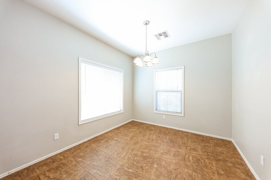 Building Photo - 5438 W Pollack St