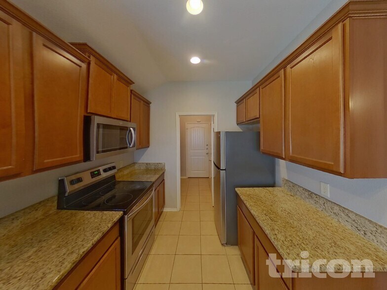 Building Photo - 825 Bens Dr