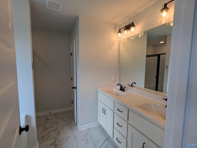Building Photo - 124 Varina Dr