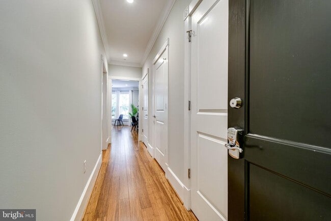 Building Photo - 910 Powhatan St