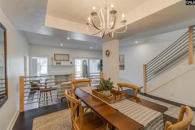 Building Photo - 8 Royalgate Dr