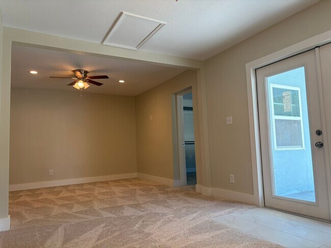 Building Photo - Refreshed North St Pete 4 Bedroom Home