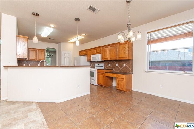 Building Photo - 2122 Modoc Dr