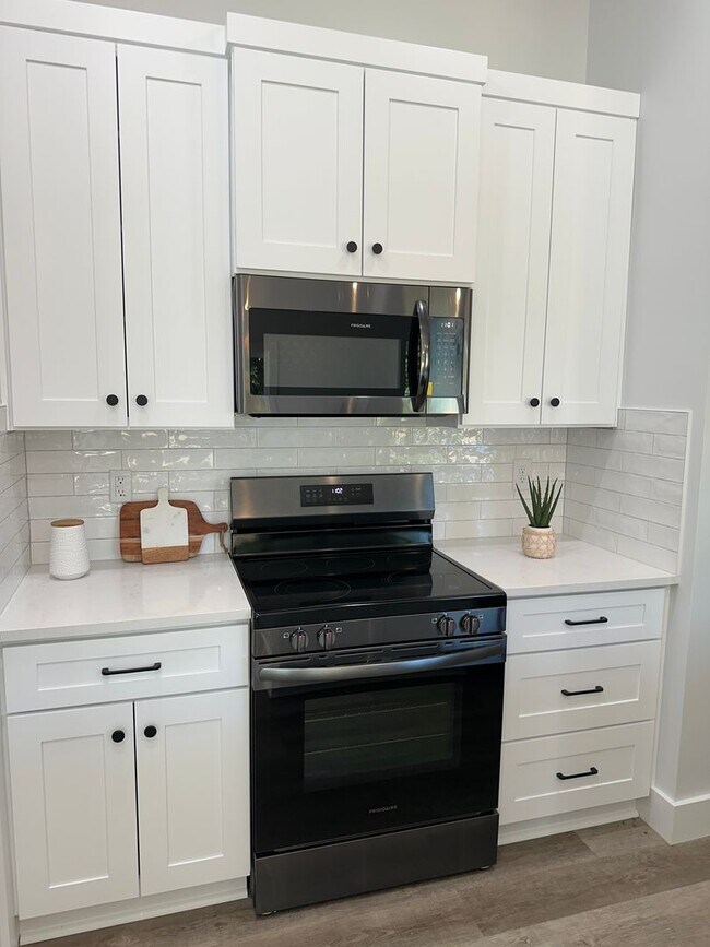 Building Photo - Beautiful Home for Rent – Modern Comforts ...