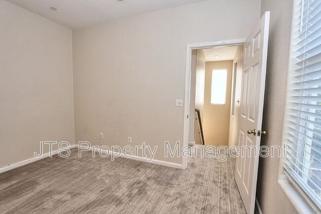 Building Photo - 506 Navigator Dr