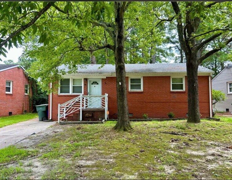 Primary Photo - 6429 Tuttle Ave