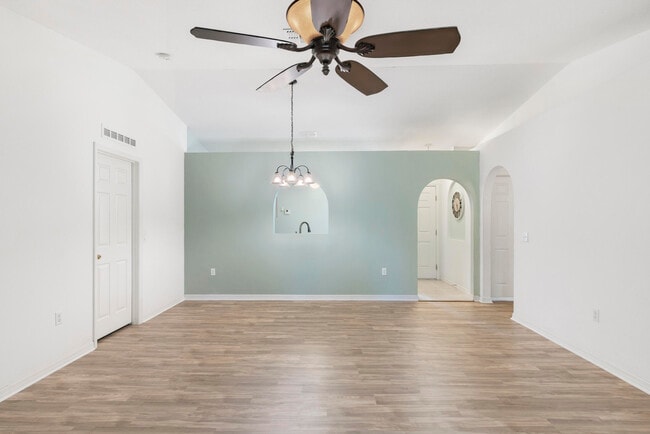 Building Photo - 2575 12th Square SW