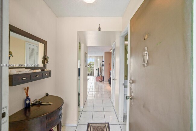 Building Photo - 1680 NE 191st St