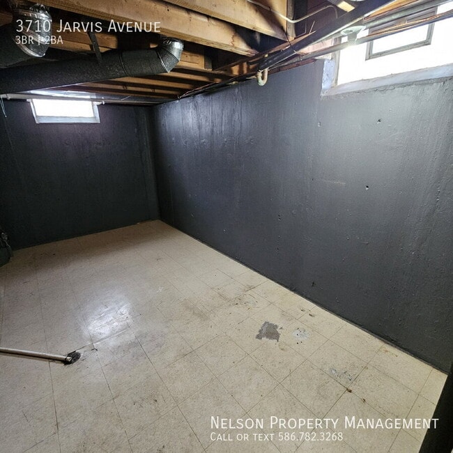 Building Photo - 3710 Jarvis Ave