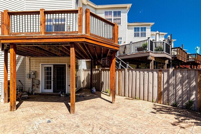 Deck & Patio - 23460 Twin Falls Ter