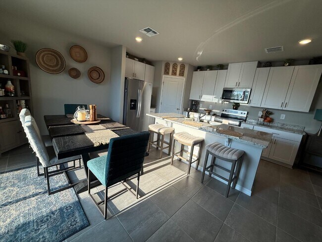 Building Photo - 3919 Radiant Mountain Dr