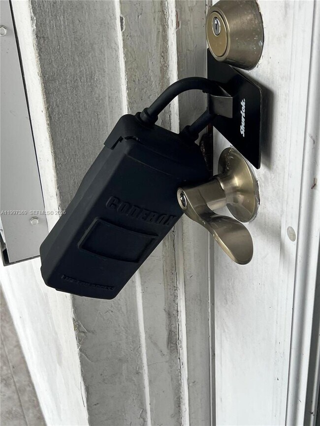 Building Photo - 11221 NE 9th Ave