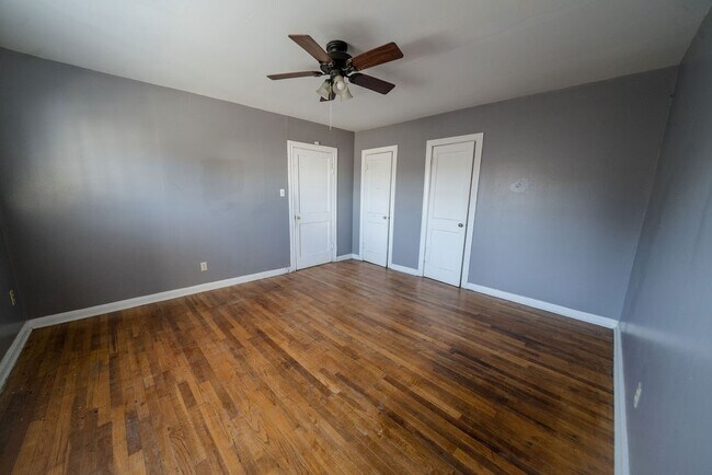 Building Photo - 2218 1/2 Chapman St