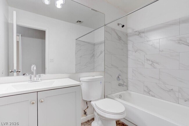 Building Photo - 1716 Anchor Dr