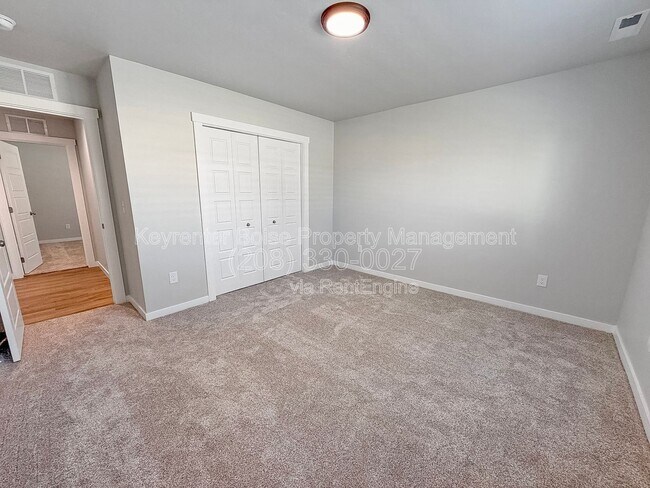 Building Photo - 2415 N Silver Wolf Ave