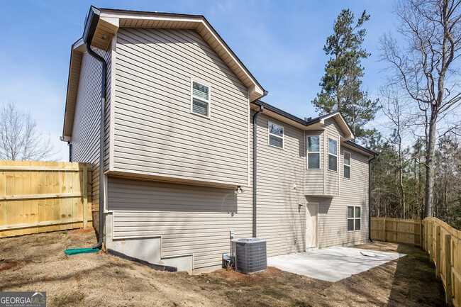 Building Photo - 303 Trailside Dr