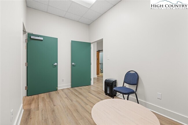 Building Photo - 610 State Farm Rd