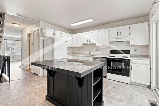 Building Photo - 17681 E Loyola Dr