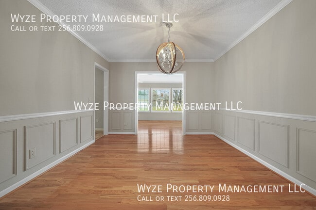 Building Photo - 2202 Manchester Cir SW