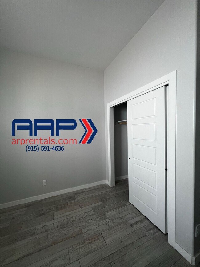 Building Photo - LUXURIOUS HOME FOR RENT