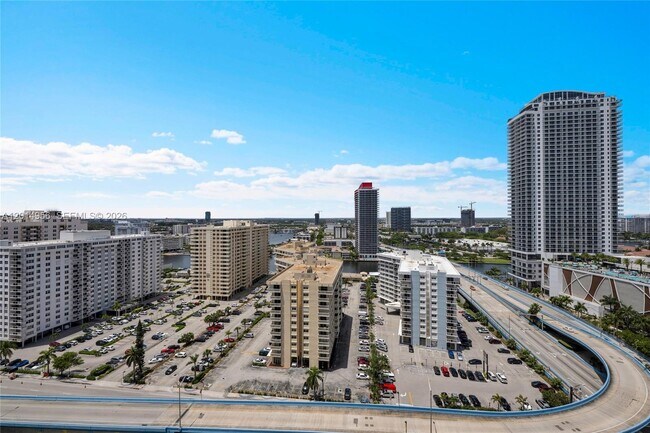 Building Photo - 1800 S Ocean Dr