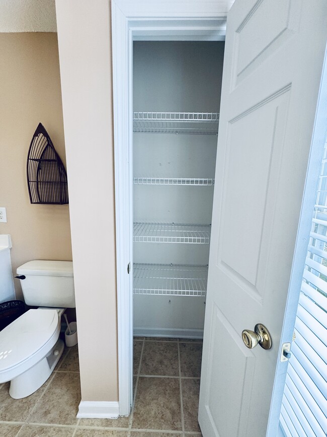 Building Photo - 5096 Capulet Cir
