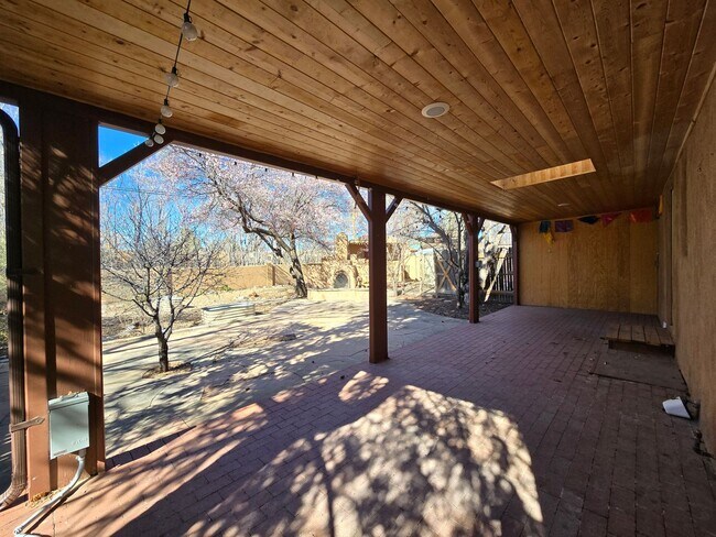 Building Photo - 1823 Tewa Rd