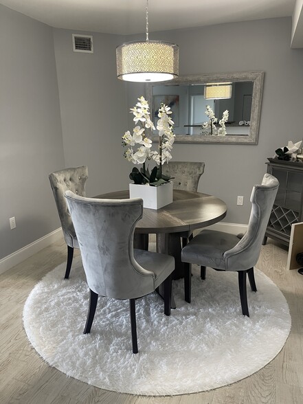 Building Photo - 3594 S Ocean Blvd