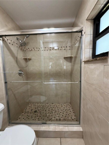 Building Photo - 3015 SW 20th Terrace