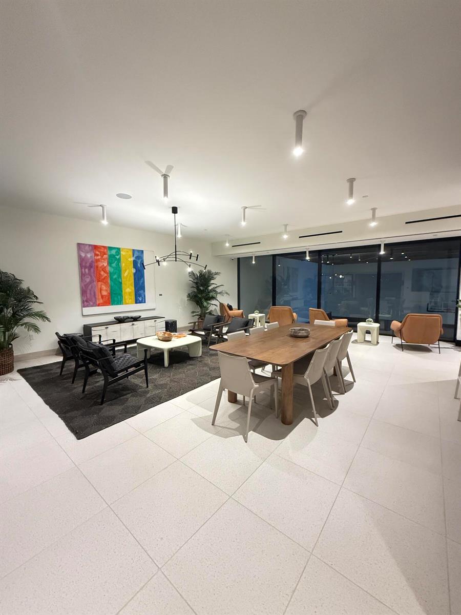 Building Photo - 225 N Miami Ave