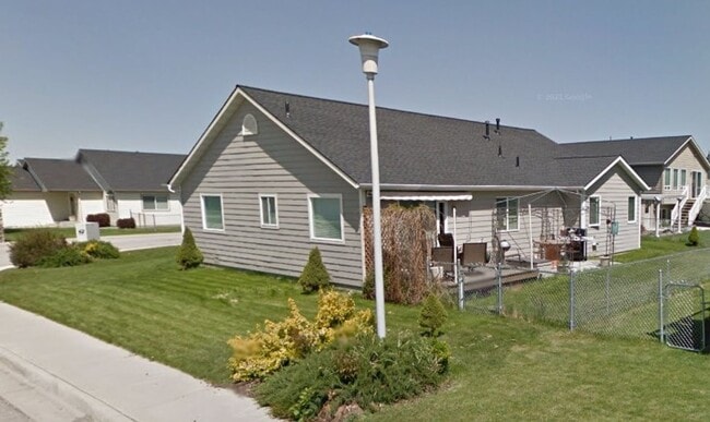 Building Photo - 132 Meadow Dr