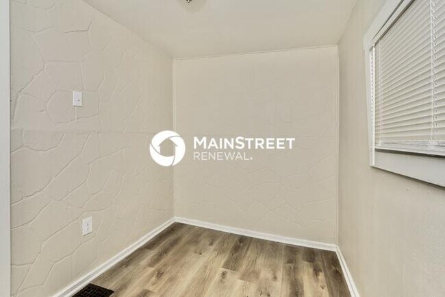Building Photo - 1 Bedroom Pet-Friendly Home in Louisville, KY with Main Street Renewal