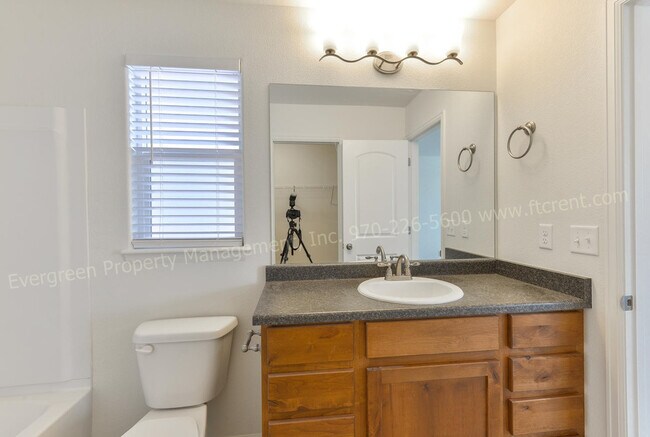 Building Photo - 1513 First Light Dr