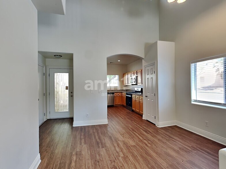 Building Photo - 8825 Moonwood Ct
