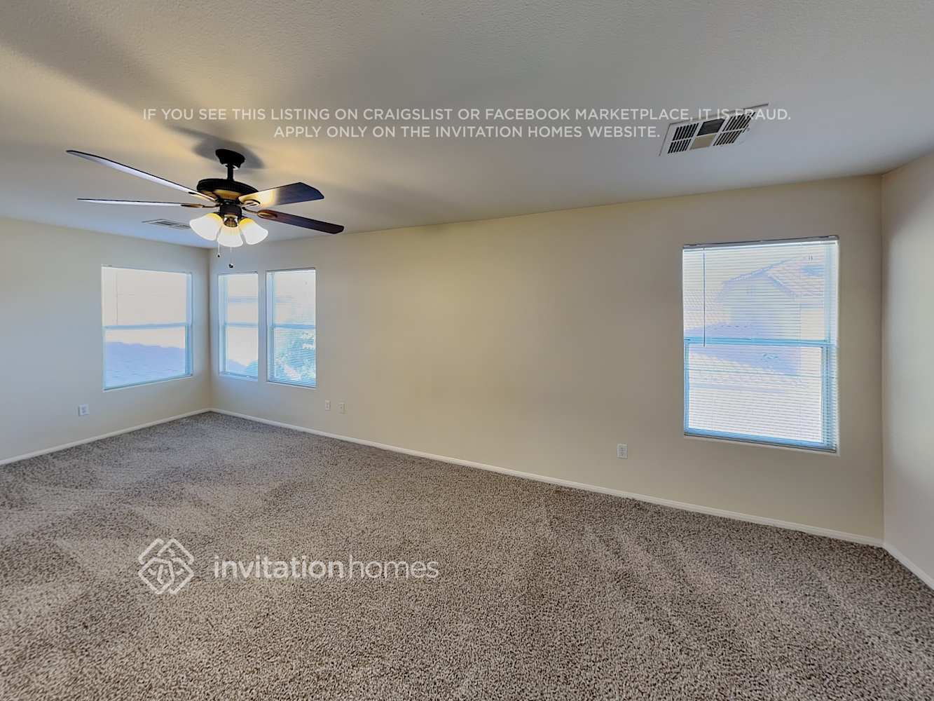 Building Photo - 3328 Famiglia Dr