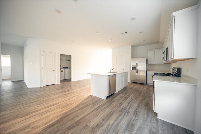 Building Photo - 2611 Olivine Stone Dr
