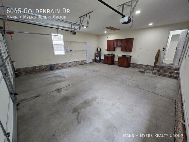 Building Photo - 6045 Goldenrain Dr