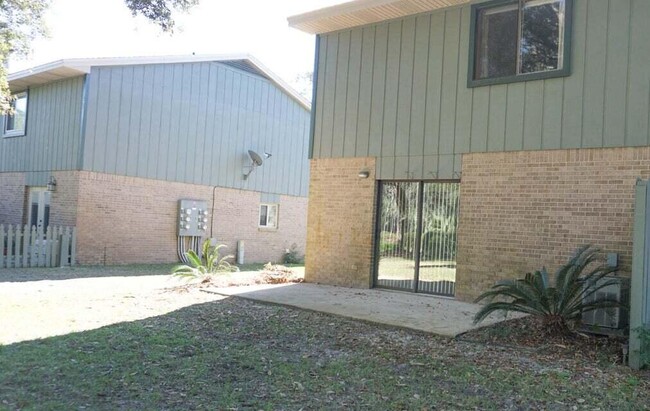 Building Photo - 1811 Valparaiso Blvd