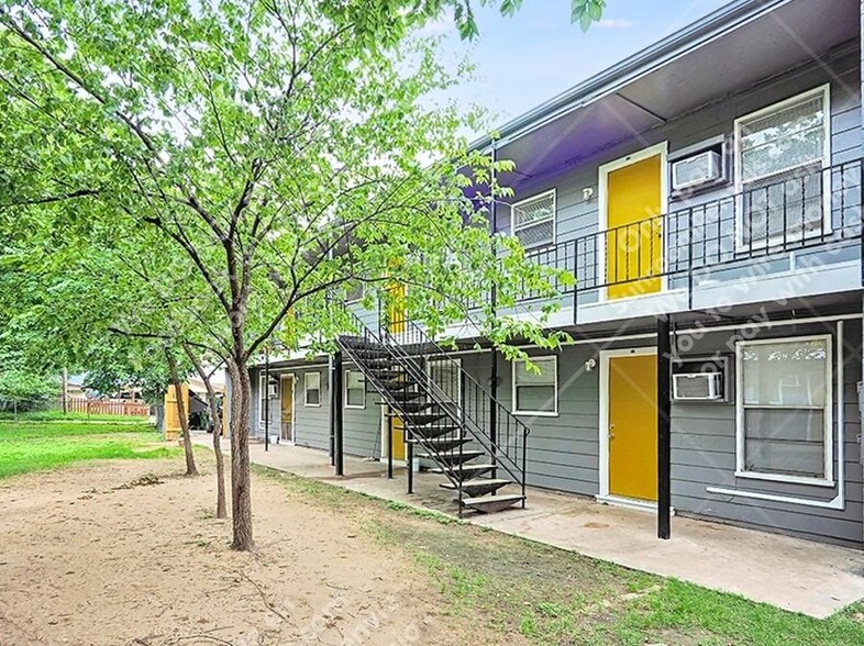 Building Photo - 903 Springdale Rd