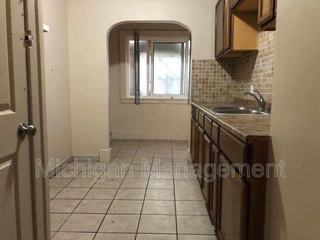 Building Photo - 14567 Mettetal St