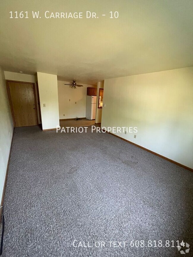 Building Photo - 1 bedroom/ 1 bath apartment in Whitewater, WI