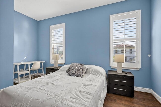 Building Photo - 8551 SE Driftwood St