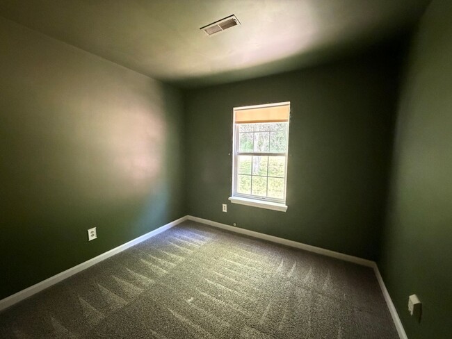 Building Photo - 137 Snapdragon Rd